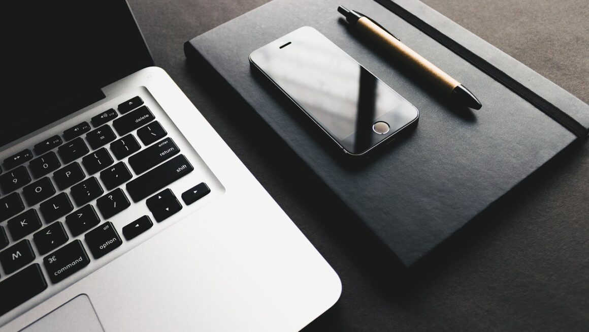 Ultimate Guide to Essential EDC Gadgets Every Man Should Own in 2026