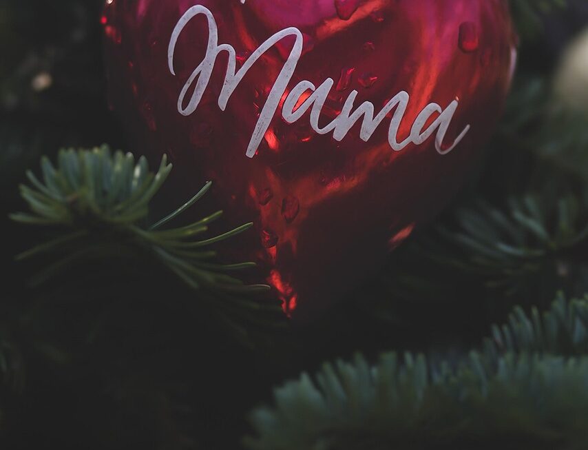 Top 10 Stylish Tech Gifts for Her: The Ultimate Guide